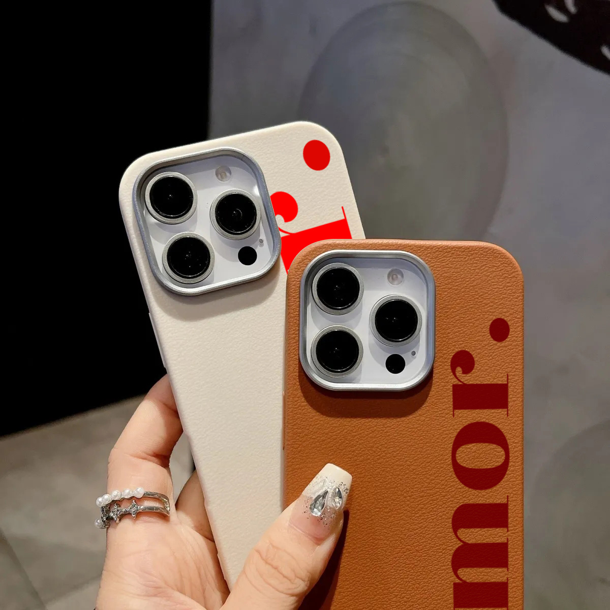 The Red Artistic Letter Lichee - đánh giá và giá Phone Cases Red